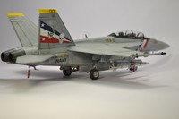 F/A-18F SUPER HORNET M1:48 (REVELL)